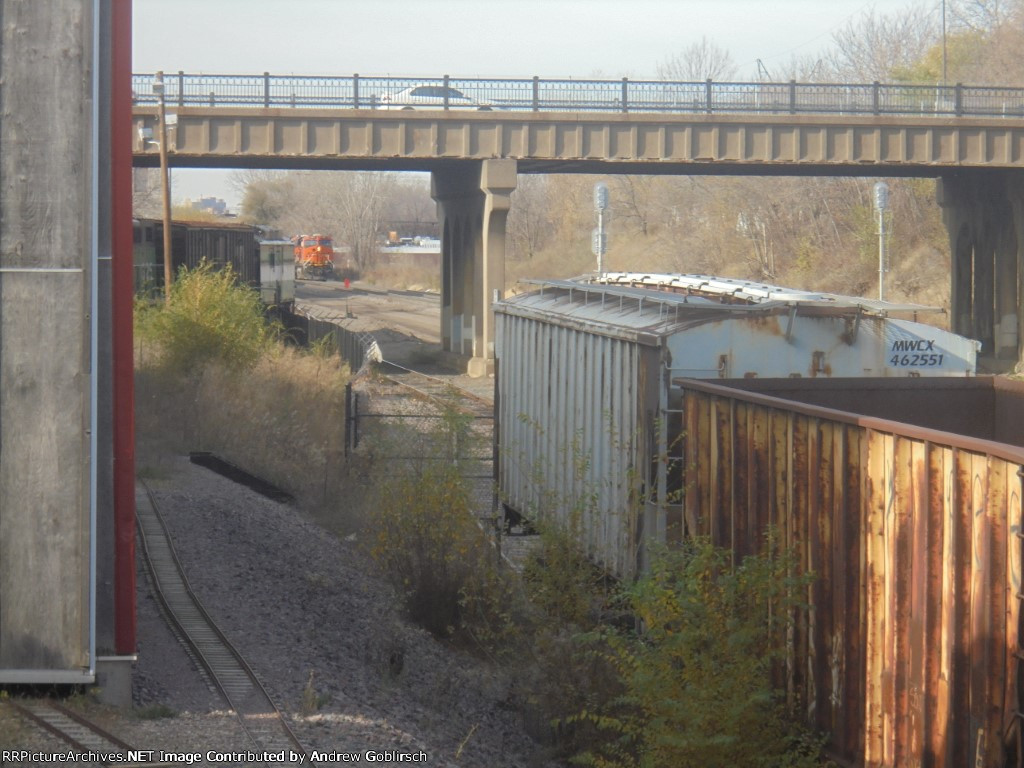 BNSF 7267 + MWCX 462551